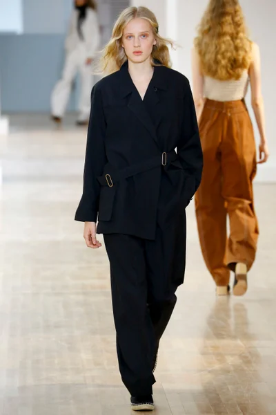 Look 28